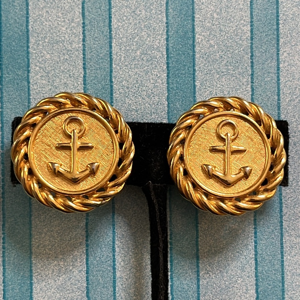 Vintage Anne Klein goldtone anchor relief clip earrings with rope borders
